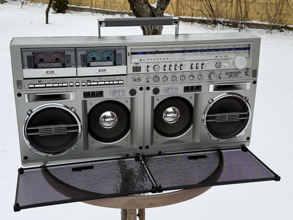 Продам магнитолу SHAPR GF-777Z