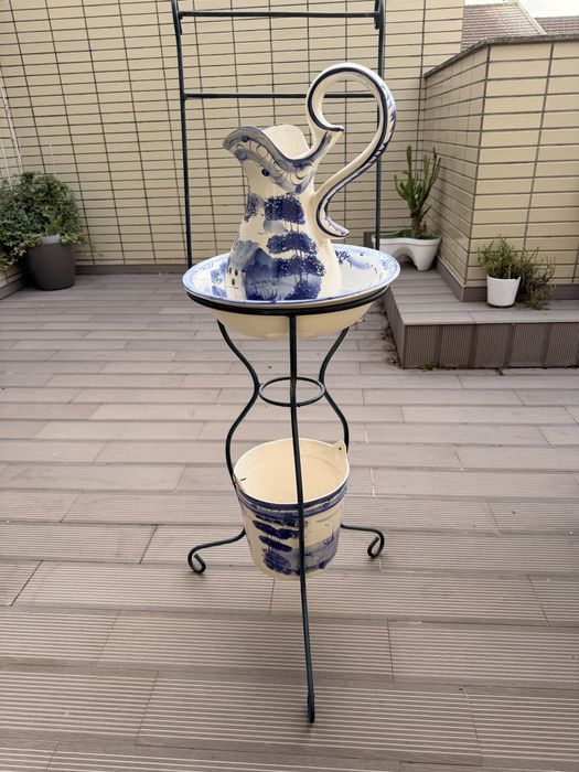 Lavatorio em louca inicio do seculo