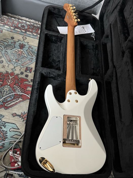Charvel Pro Mod DK24 HSS Snow White