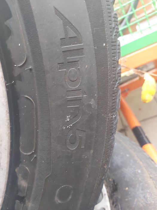 Sprzedam alufelgi aluminiowe VIA oponami Citroën Peugeot Ford volvo