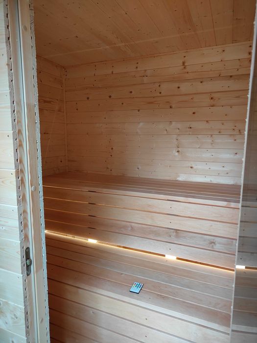 sauna sucha fińska | ogrodowa, z przedsionkiem, domkiem narzędziowym