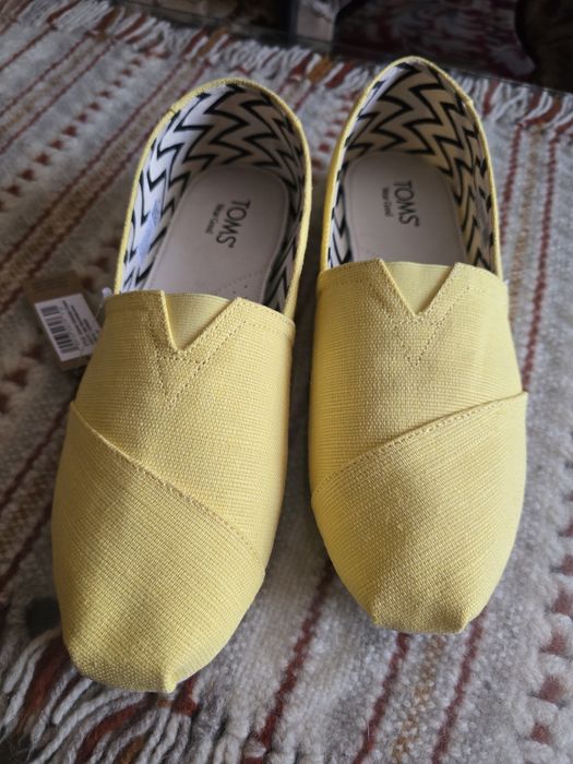 Espadryle 42 nowe, Toms, żółte.
