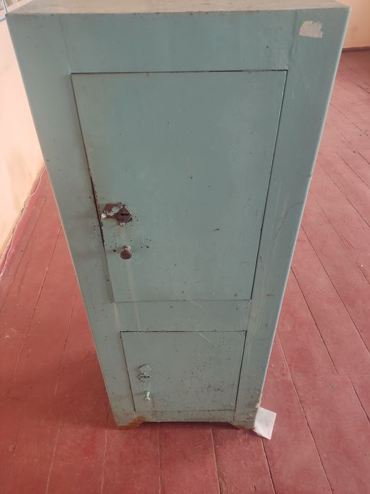 Продам Сейф  В хорошому стані.