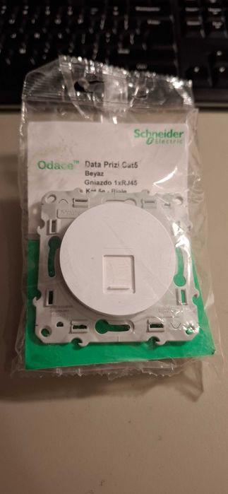 Schneider Electric Odace – Gniazdo komputerowe RJ45