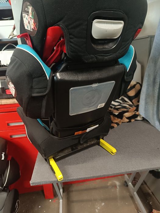 Foteliki samochodowe