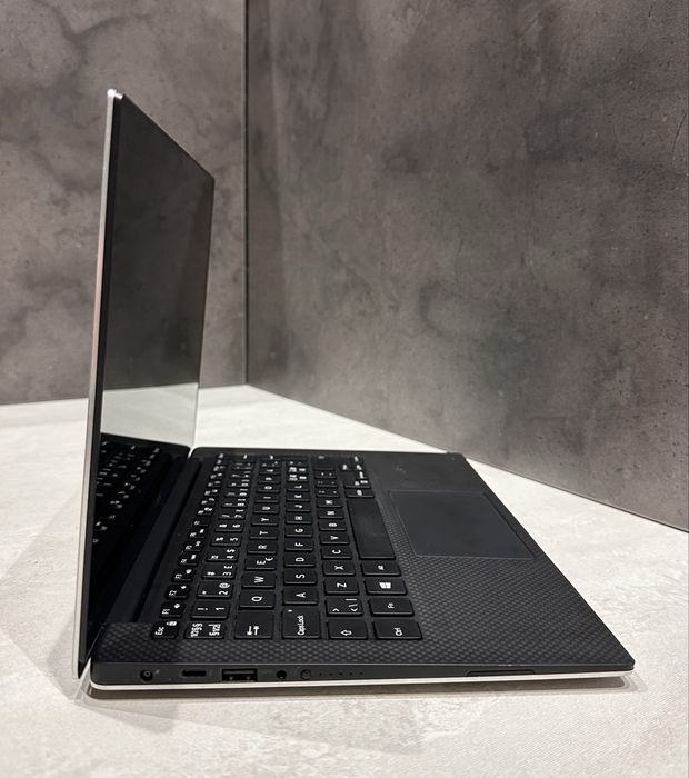 Ноутбук Dell XPS P54G 14" сенсорний 16/256GB SSD і7-7500! N3290