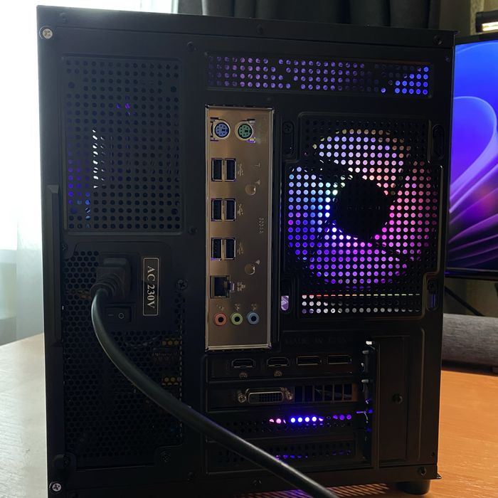 Потужний Компʼютер ігровий Xeon 14 ядер 2680 V4 Rx 480 Sapphire 16 GB
