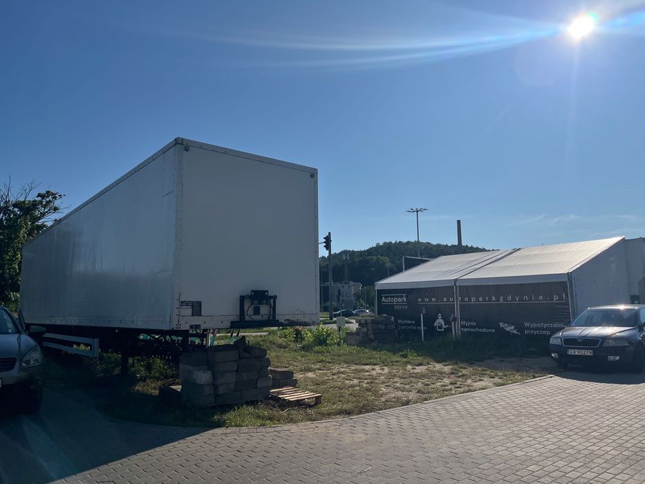 Wynajem magazynu, biura