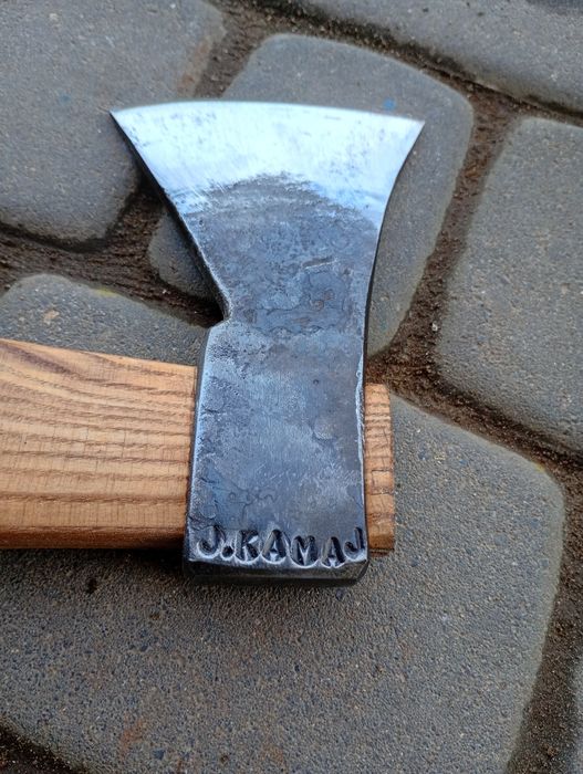 Ręcznie kuta siekiera Rttm Końskie 0,7kg