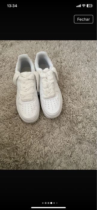 Tenis brancos em bom estado