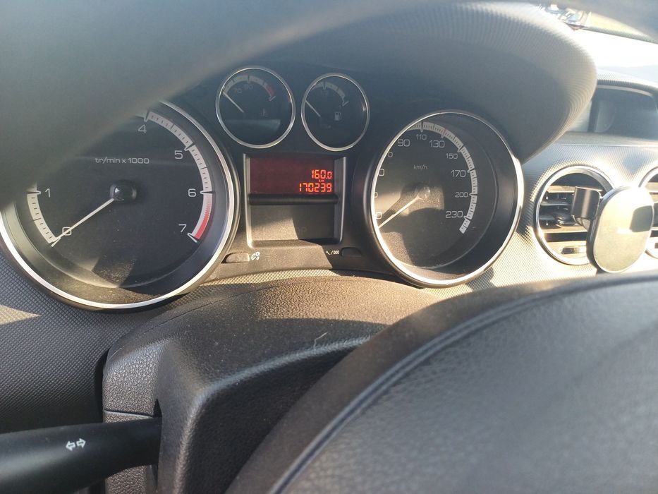 Продам пежо 308 на полном ходу