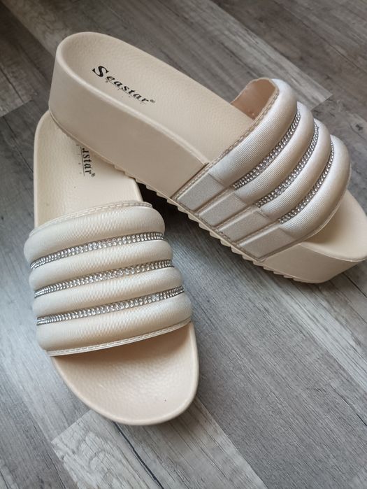 Продам шльопанці розмір 40!