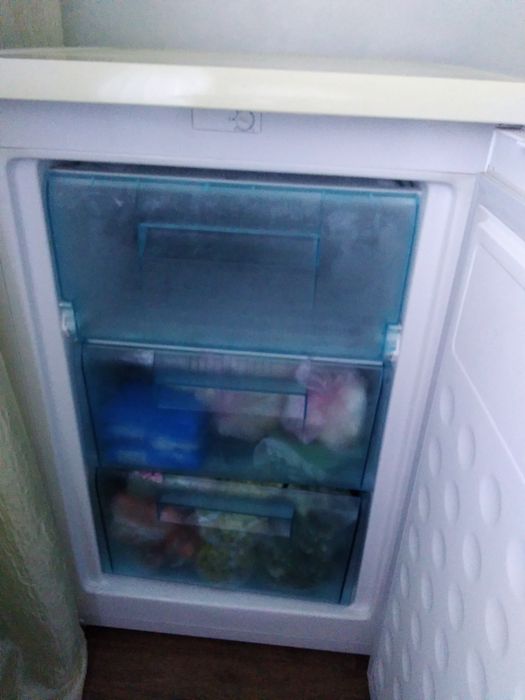 Продам морозильну камеру Elenberg