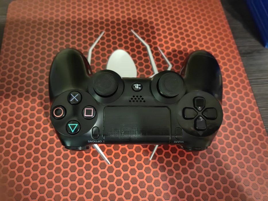 Konsola Ps4 slim