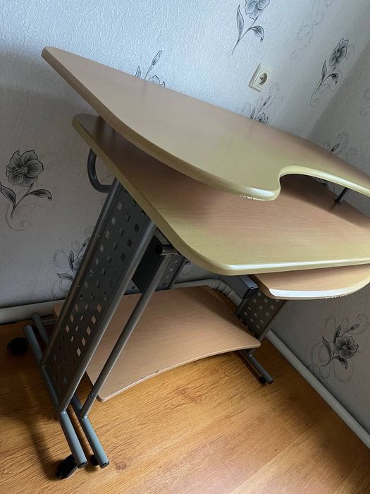 продам письмовий компʼютерний стіл