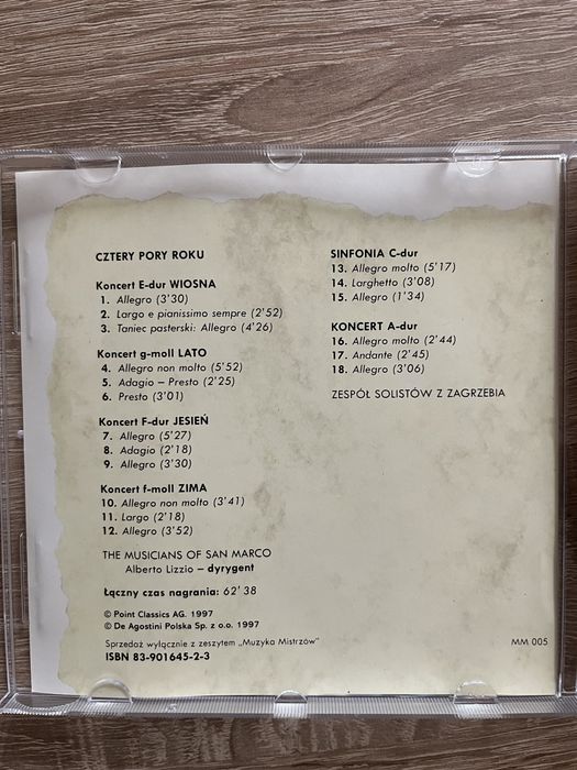 Płyty CD z muzyką poważną.