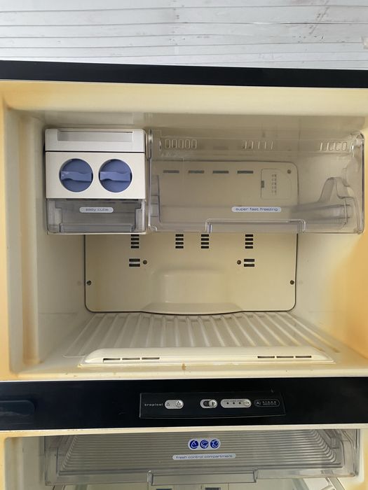 Хололильник Whirlpool ARC 4170 IX