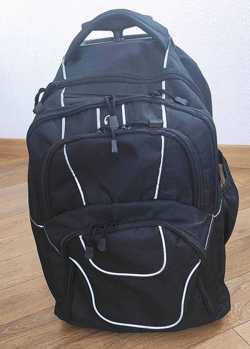сумка рюкзак на колесах у гарному стані