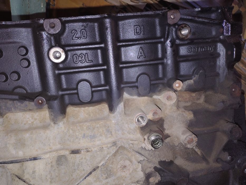 Двигун Audi A6C6 2.0 td CAG
