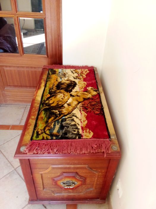 Arca Baú em  madeira ornamentada
