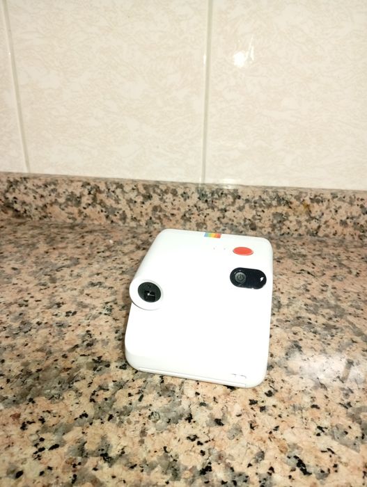 Câmara instantania Polaroid Go