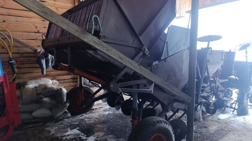 Картоплесаджалка 4х рядна  причіпна КСМ 4а ідеальний стан