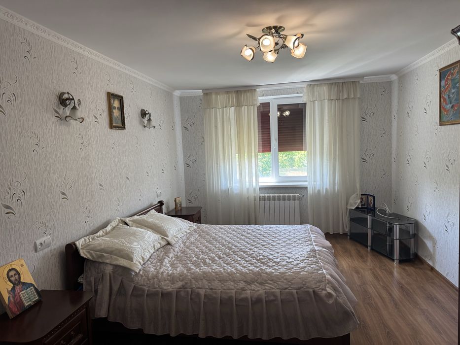 Продається гарний будинок 265м2 з ремонтом, село Дівички, 25 соток. Ексклюзив. Без %.