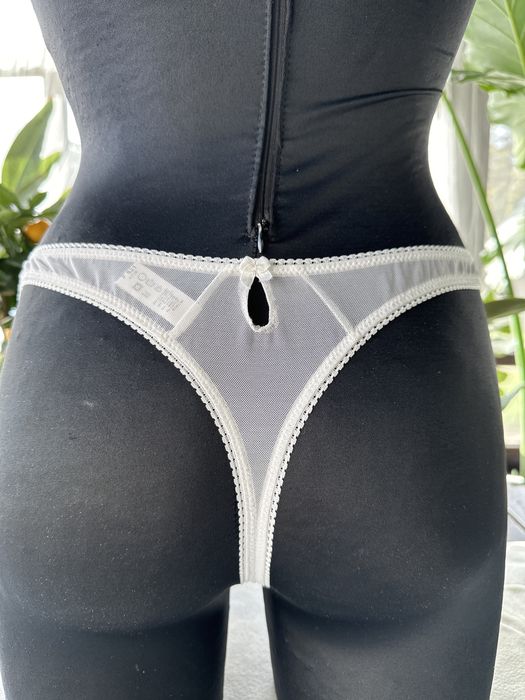 Stringi biale r. S (173)