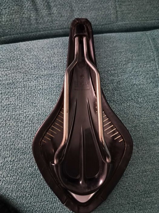 Продам вело сидуху FIZIK