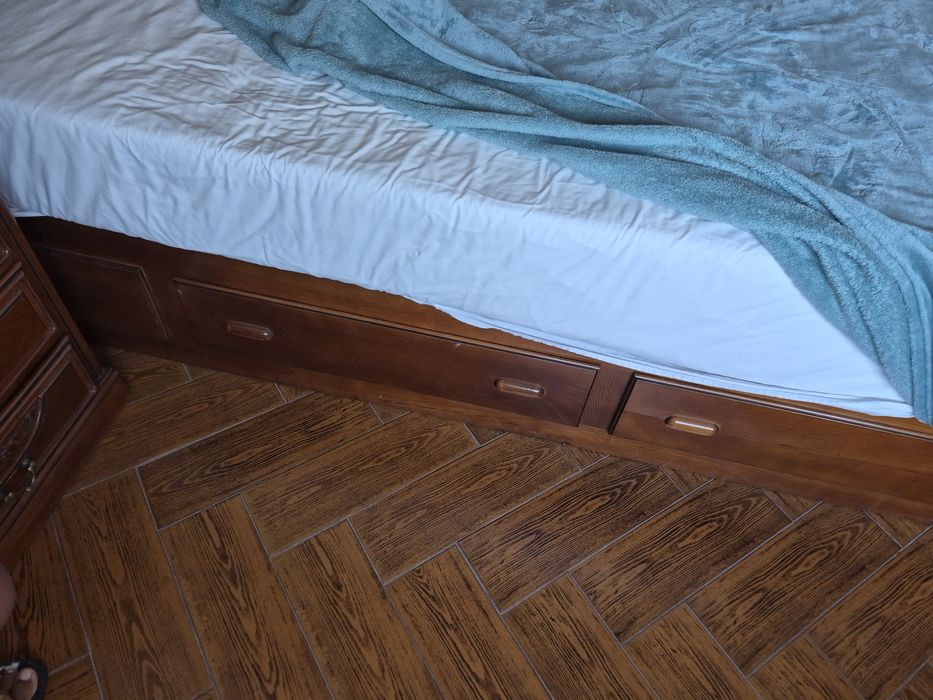 Quarto completo ainda em  bom estado para uso