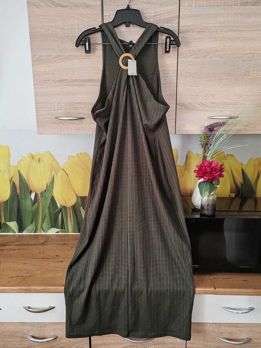 Nowa, ciekawa sukienka khaki River Island rozmiar 46 poliester/elastan