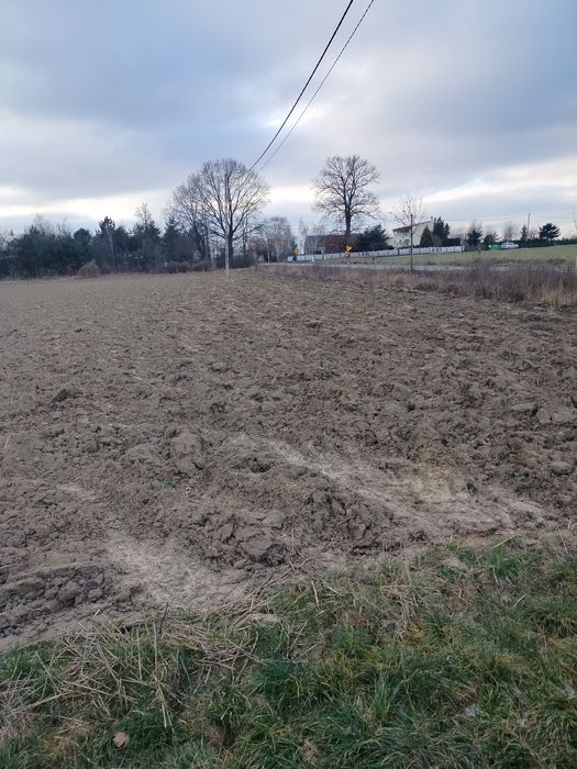 Sprzedam działkę budowlaną 1200m z warunkami zabudowy