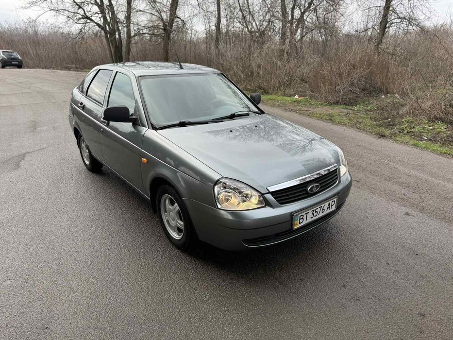 Продам ВАЗ 2170 2010 год в идеальном состоянии не крашенный