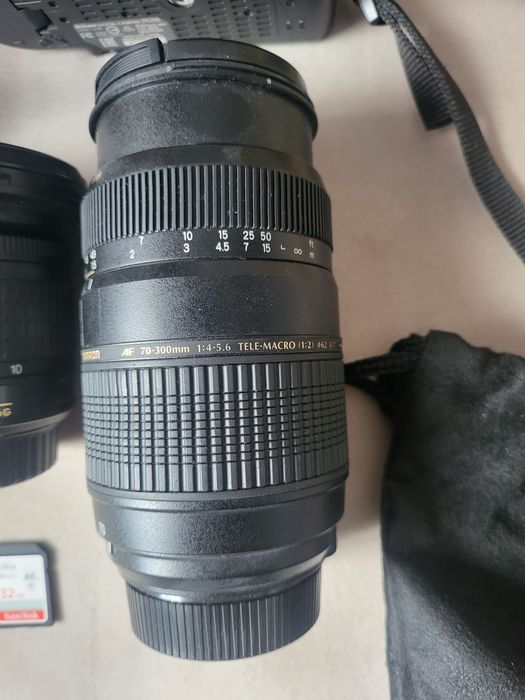 Nikon D5200 + 3 obiektywy + akcesoria, bardzo niski przebieg