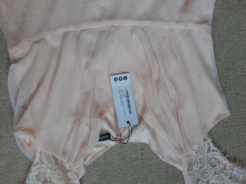 Сукня, стан нового.. Размер 16. BooHoo. Длина миди.