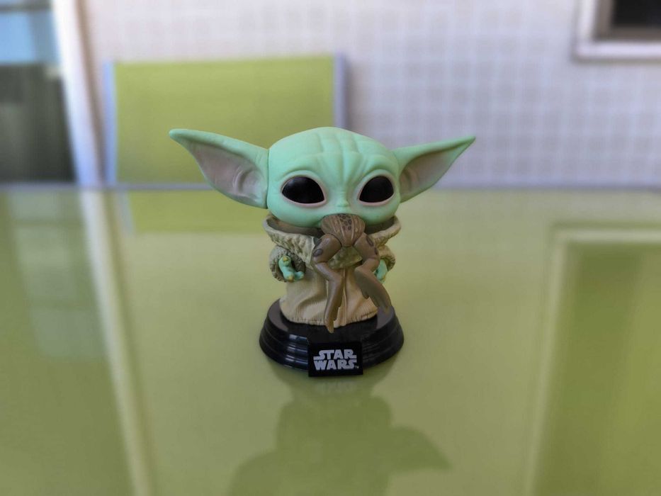POP! Star Wars Baby Yoda com sapo #379