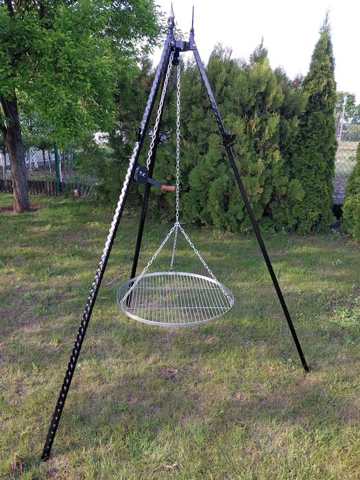 Trójnóg z rusztem kwasoodpornym, gril