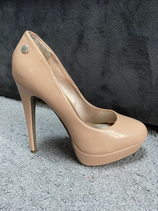 Туфлі бежеві фірмові