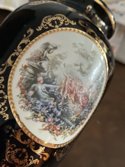 Jarra em porcelana azul