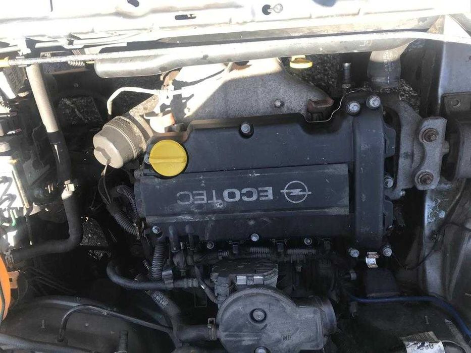 Opel corsa C 12 16 V Ano 2004