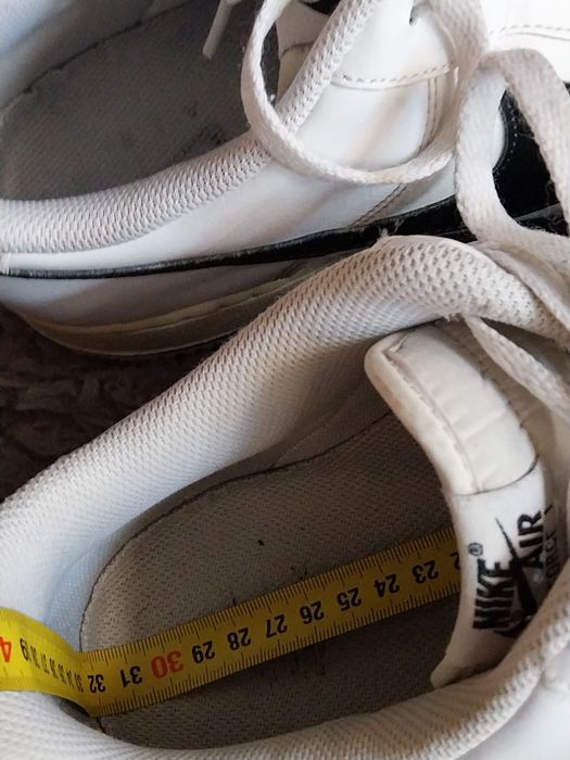 Nike Air Force 1 skóra naturalna o długości wkładki 32cm.