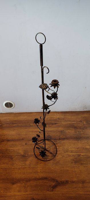 Świecznik metalowy wysoki