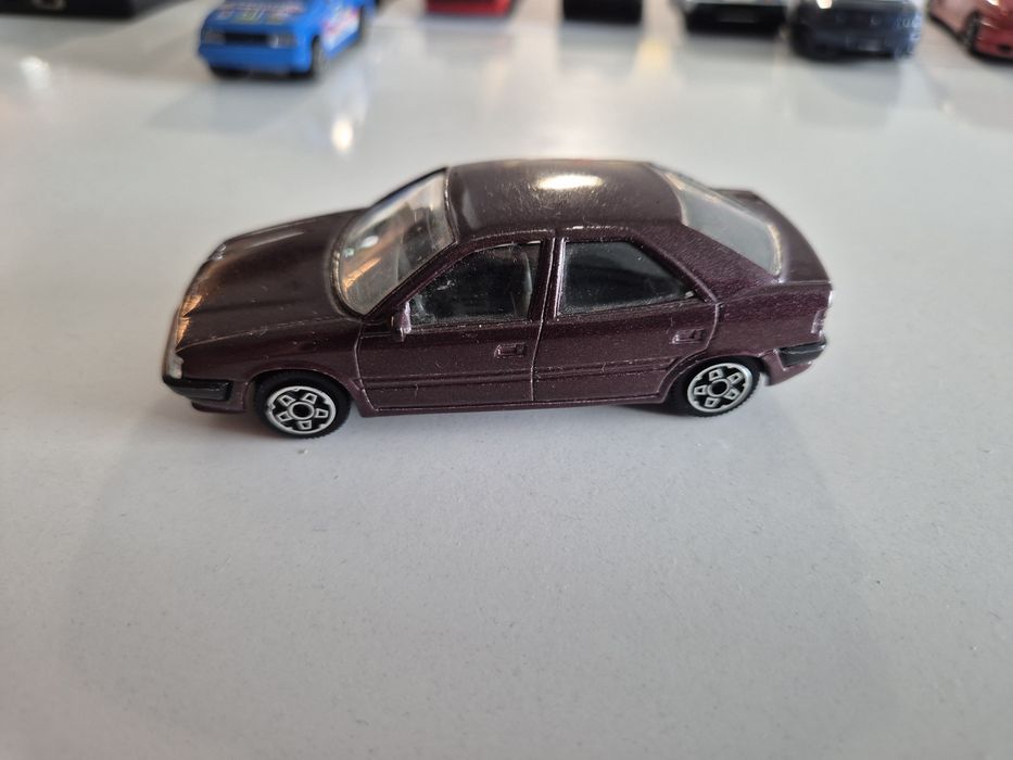 Bburago auto samochód skala 1:43 Citroen Xantia