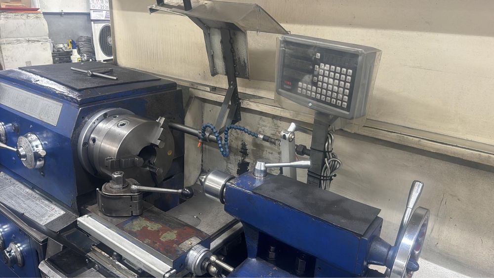 Torno Mecânico C6250B × 1500 – Totalmente Retificado com Visualizador Digital