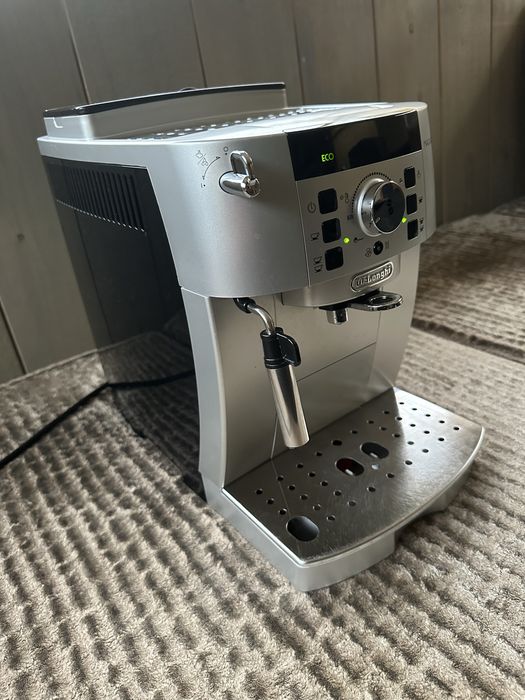 Кофемашина Delonghi Magnifica S