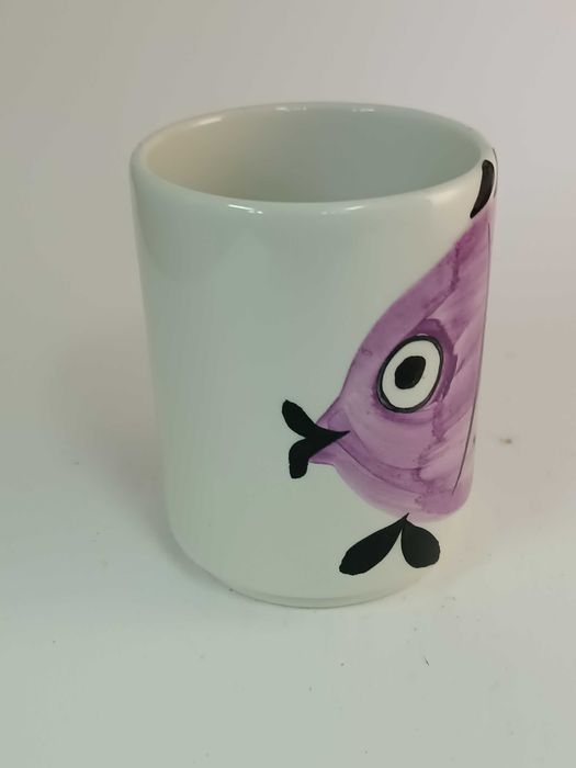 Curiosa caneca em ceramica da Secla com fomato de peixe