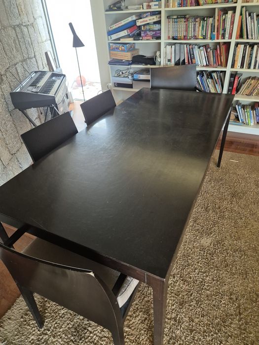 Conjunto mesa e 6 cadeiras