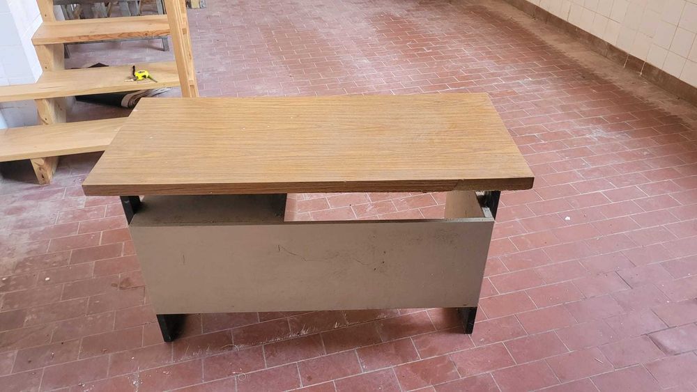 Secretária Antiga Ferro Madeira Cadeira Braços