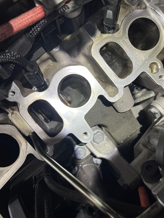 Czyszczenie orzeszkowanie dolotu kanalow klapki kolektor ssacy BMW