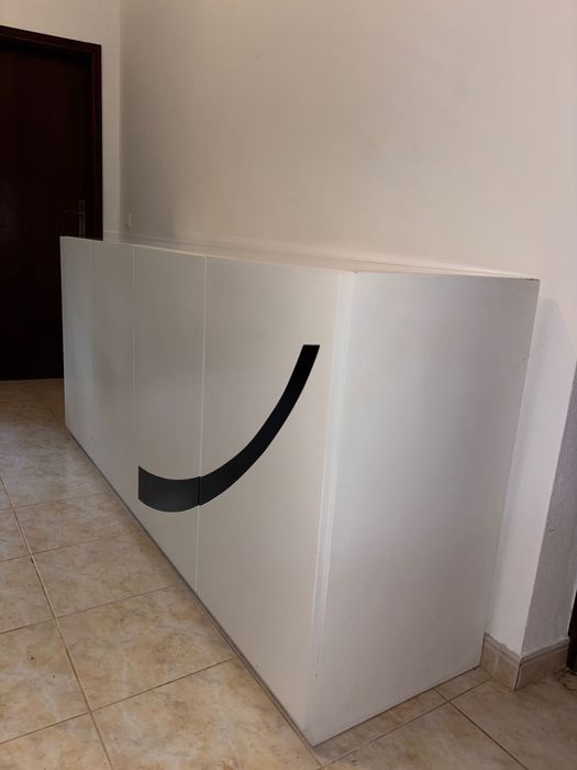 Aparador e decoração de parede